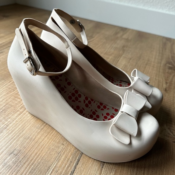 Melissa Shoes Melissa Toffee Apple Wedges With Bow In Cream Poshmark